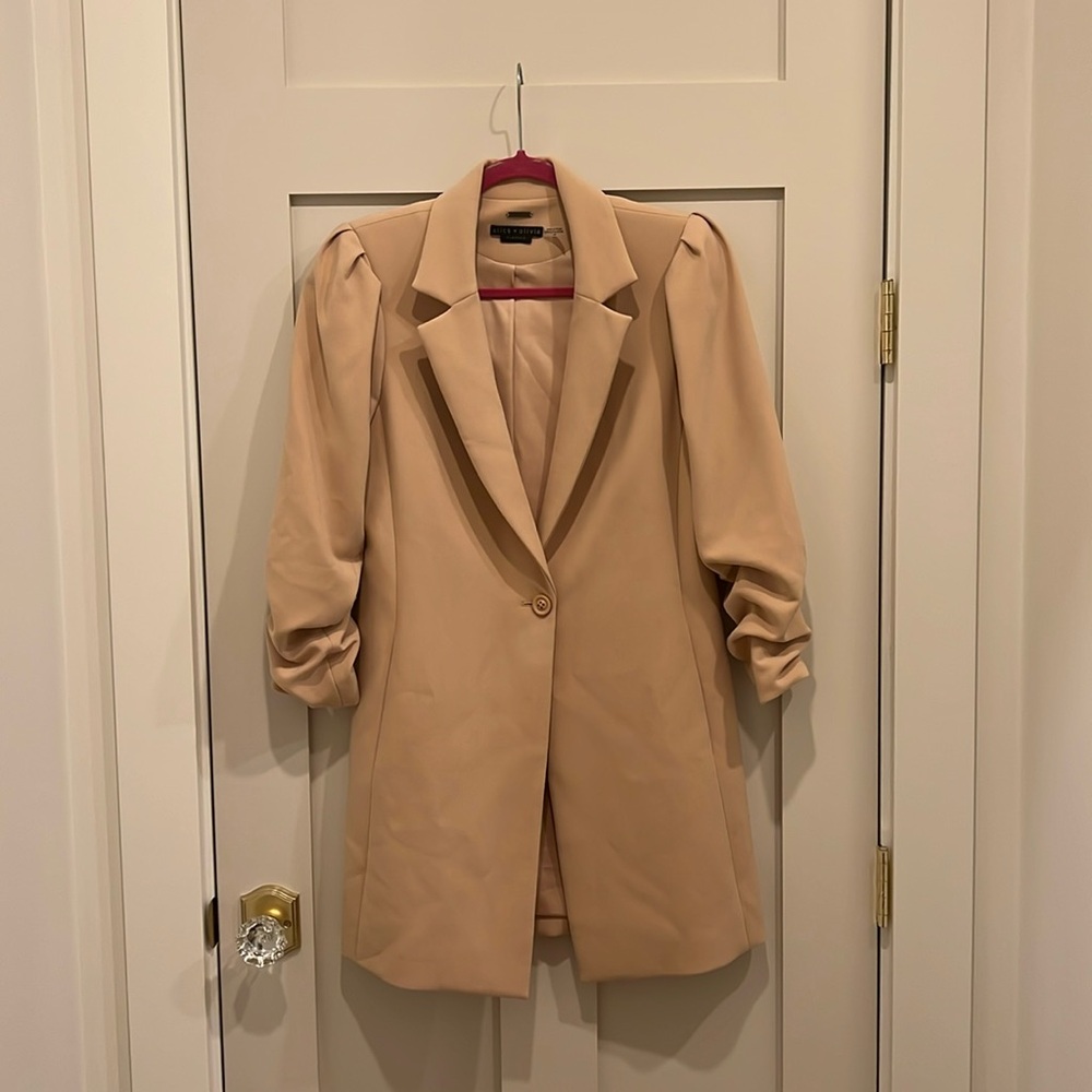 Alice and Olivia classics size small tailored suit jacket